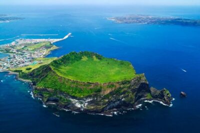 10day Small Group Discover Korea Tour : History, Food and Culture - Day 1 in Jeju: Dokkaebi Road and the Island’s Quirky Side