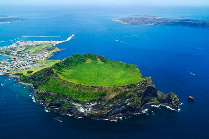 10day Small Group Discover Korea Tour : History, Food and Culture - Day 1 in Jeju: Dokkaebi Road and the Island’s Quirky Side