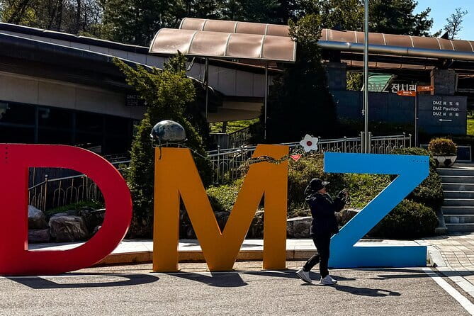 7 days Flexible Tour for Major Cities(Seoul,Busan,Gyeongju etc) - Day 6 Gyeongju at night: Daereungwon Tombs, coin bread, Woljeonggyo Bridge, and Cheomseongdae