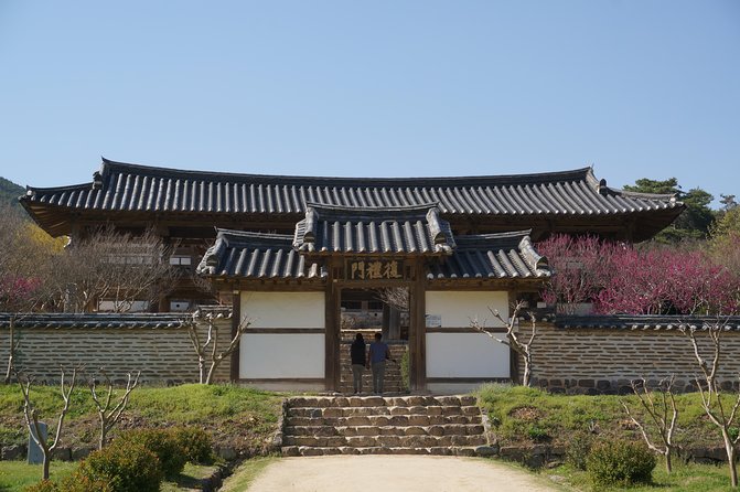 Andong Hahoe Folk Village [UNESCO World Heritage] Private Tour from Seoul - Byeongsan Seowon: Confucian education and honoring Seong-nyong Yu
