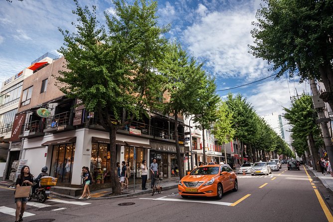 Best of Seoul Shopping Tour - Stop 1: Garosu-gil Promenade in Sinsa-dong (30 Minutes)