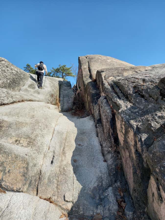 Bukhansan mountain hiking tour - 6 hours - How hard is it really? (Steep parts, then mostly ridge walking)