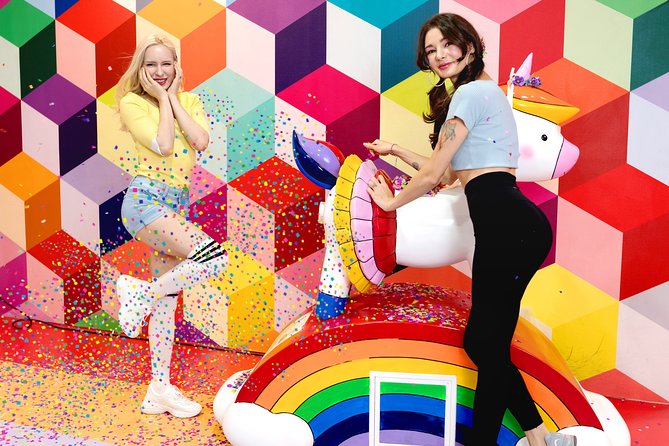 Color Pool Museum - Nine brightly-themed photo rooms: what to do inside