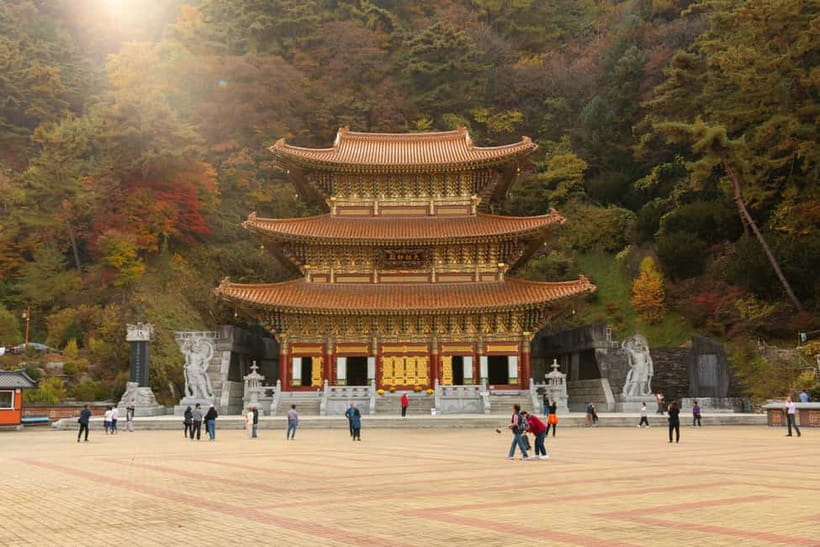 Danyang Tour:Guinsa Temple & Bobaljae & Cheongpung Cable Car - Cheongpung Hoban Cable Car: Views Over Cheongpungho Lake