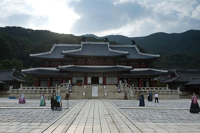 Day Trip to Yongin Daejanggeum and Korean Folk Village from Seoul - Guides and drivers: when the day feels smooth (or not)