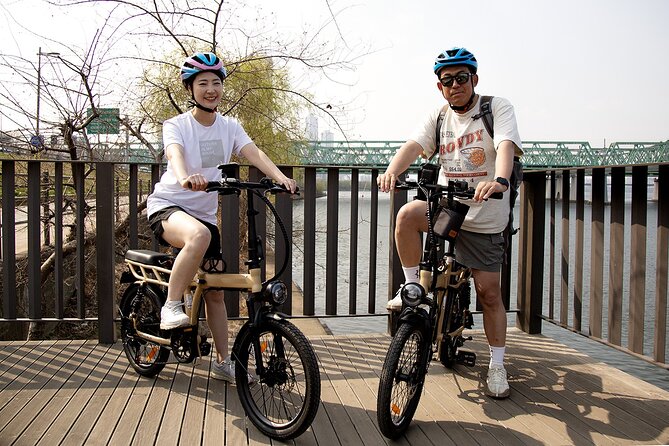 ENKO Electric Bike Ride on The Han River Bike Path in Seoul - Check-in and setup: safety gear, snacks, drinks, and places to stash your stuff