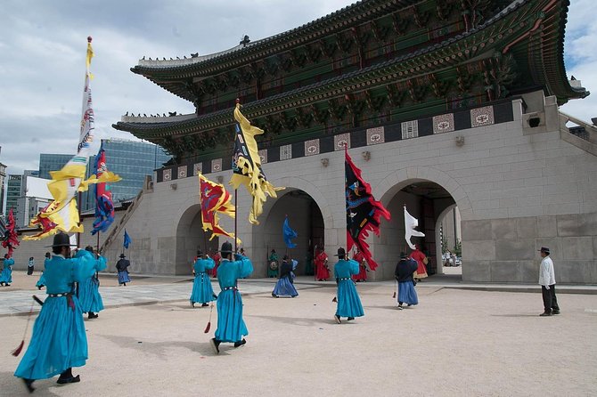 Gyeongbok Palace and Korean Folk Village Tour - Korean Folk Village in Yongin: Where the Culture Feels Lived