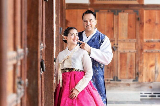 Gyeongbokgung Hanbok Photoshoot - Who should book this Gyeongbokgung hanbok photoshoot