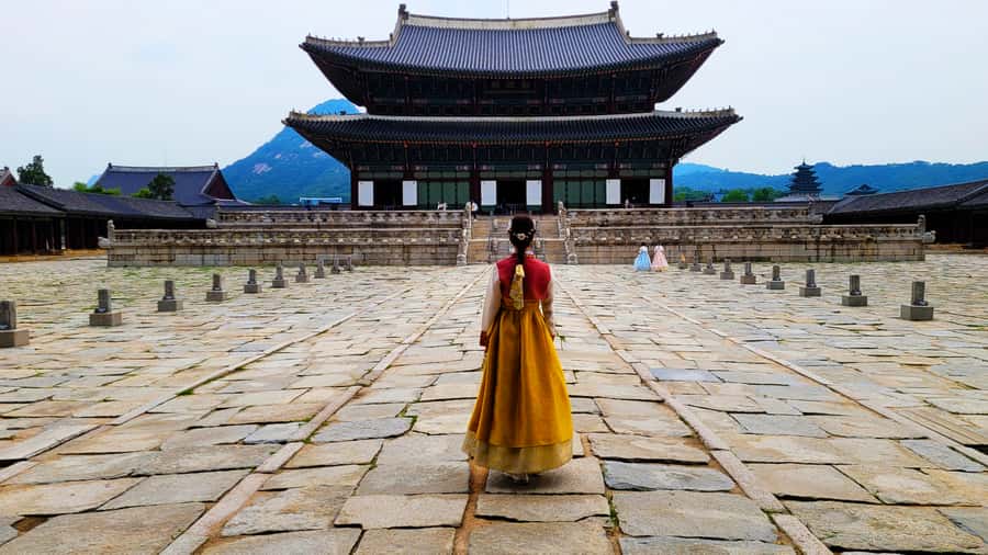 Gyeongbokgung Palace, Jogyesa Temple and Bukchon village - Key highlights that make this tour worth it