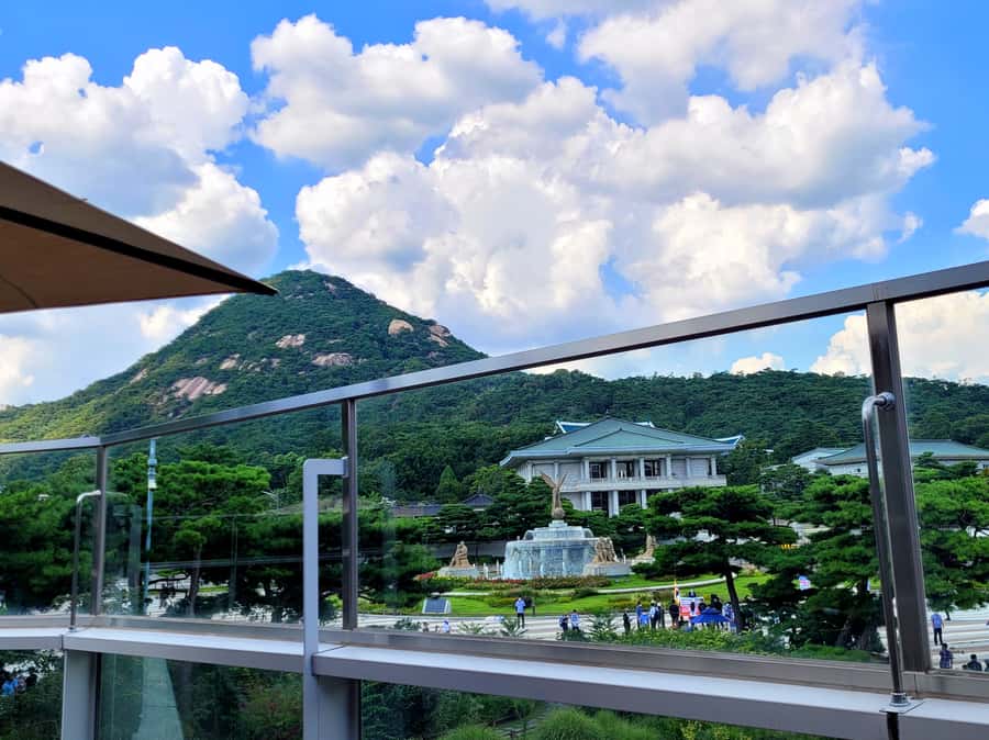 Gyeongbokgung Palace, Jogyesa Temple and Bukchon village - Who should book this tour (and who should skip it)