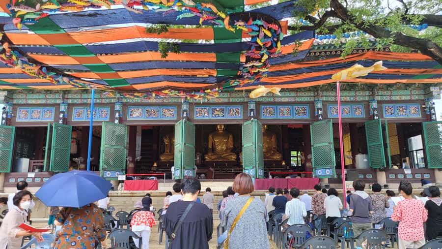 Gyeongbokgung Palace, Jogyesa Temple and Bukchon village - Price and value: why $82 can make sense for first-time Seoul