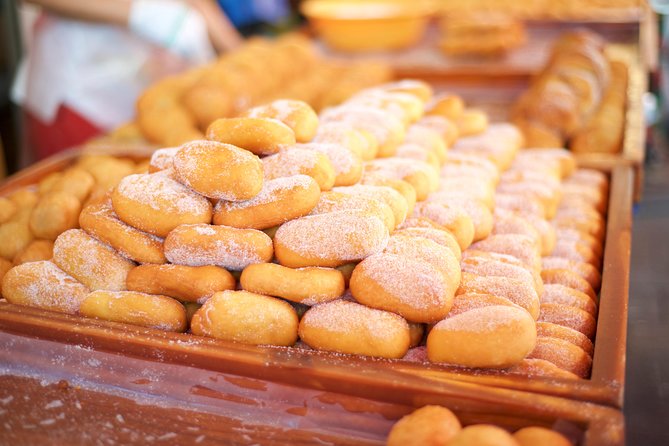 Heart of Seoul - Myeongdong Shopping Street: Street-Food Flavor While You Browse