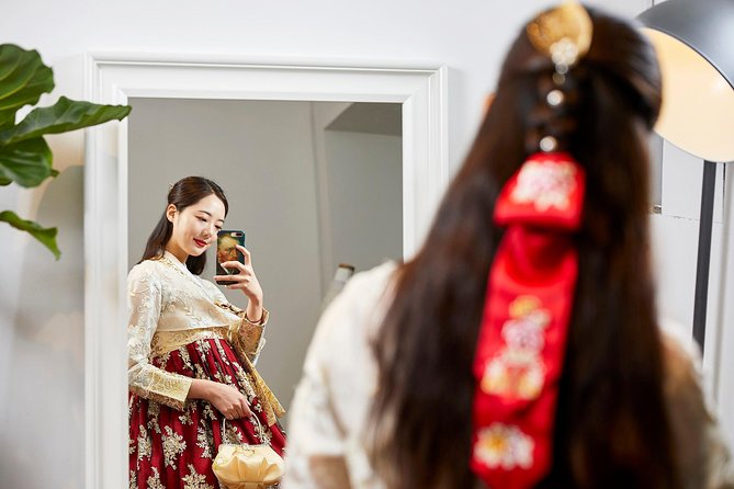 Hello Hanbok - The Big Win: Free Entry to Gyeongbokgung Palace