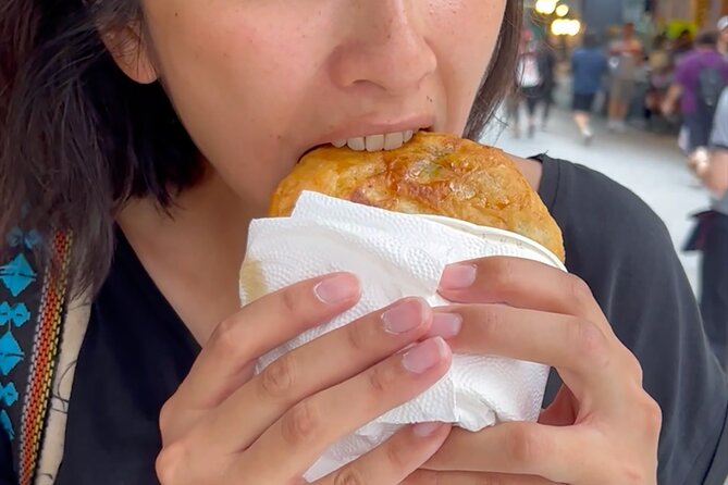 Hidden Street Food food tour in Seoul - Namdaemun Market at Gate 2: where the tour starts strong