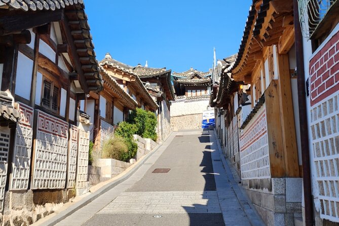 Highlights of Seoul Tour in Seoul: Deoksugung & N Seoul Tower - Gwangjang Market finale: snacks, smells, and spending at your pace