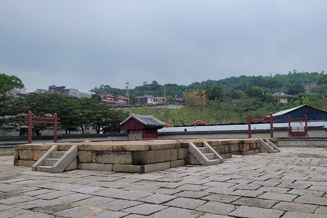 Inwangsan hike & historical sites - Snacks, guide-led storytelling, and small touches that change the mood