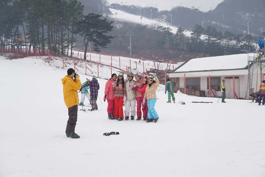 Jisan Forest Resort: Ski Full-Day Tour or Shuttle from Seoul - Picking Your Option: Basic Tour vs Full Package vs Shuttle Only