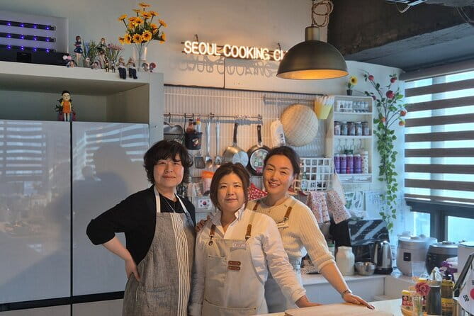 Korea Cooking Class with 3 stars Michelin Chef & Content creators - Ingredient picking for 3 dishes: why the market moment matters