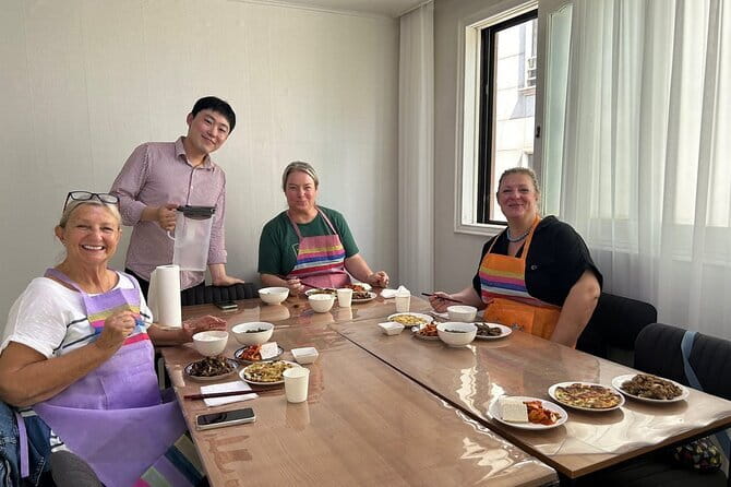 Korea Cooking Class with 3 stars Michelin Chef & Content creators - Practical tips to enjoy it more (without overthinking)