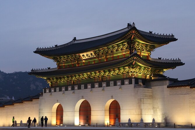 [KoreaByLocal] Authentic Seoul Night Walk and Chicken & Beer - Seoul at night: the fast route for first-timers