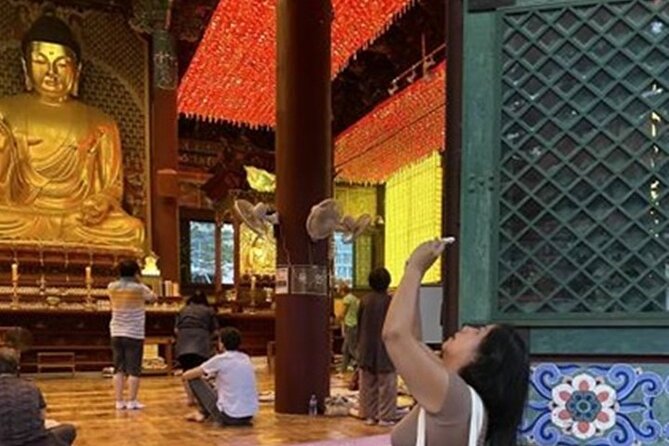 [KoreaByLocal] Authentic Seoul Night Walk and Chicken & Beer - Jogyesa Temple: etiquette, culture, and quiet contrasts