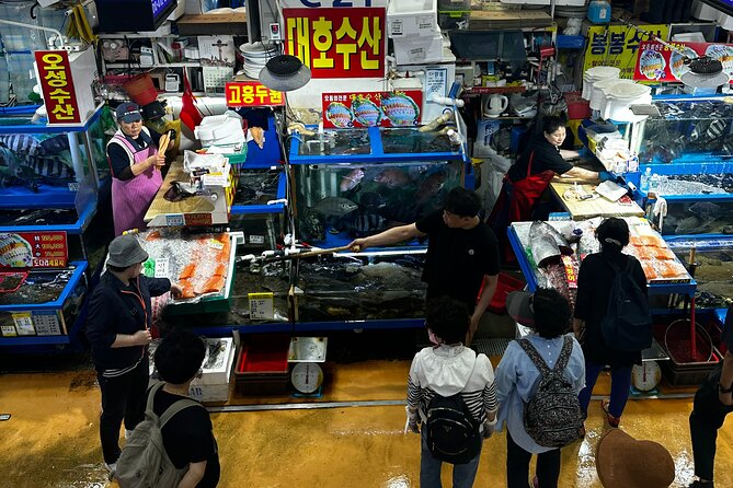 Korean Market Adventure with Chef Yie - Noryangjin Fish market - Hands-On Fish Selection: Learn What Fresh Means