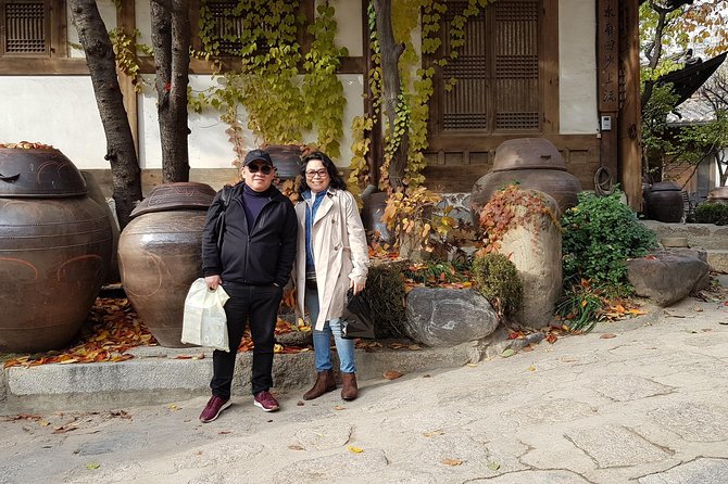 Layover Tour for essential Seoul City & Gourmet tour(Incl. Lunch) - Entering Gyeongbokgung Palace and the Royal Guard area