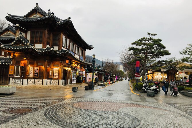 Maisan Cherry Blossom and Jeonju Hanok Village - Stop 2: Maisan Mountain Cherry Blossoms and the Twin Peaks View (2h30)