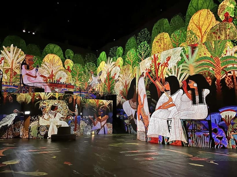 Nami & Maple Road & Theatre des Lumieres Day Tour from Seoul - Walkerhill Maple Road: Seoul’s Quieter Autumn Walk