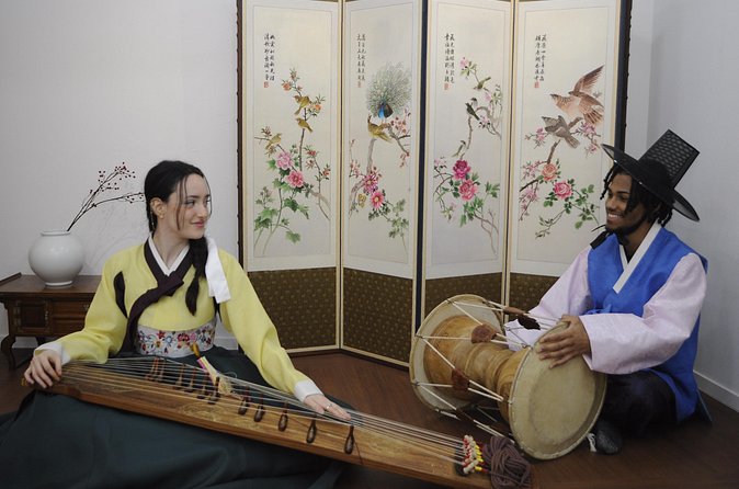 Play Gayageum in Hanbok Cultural Experience in Bukchon - Who should book this gayageum in hanbok experience?