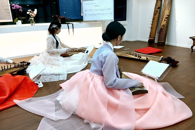 Play Gayageum in Hanbok Cultural Experience in Bukchon - The gayageum instrument: 12 strings, 1500+ years, and no musical panic