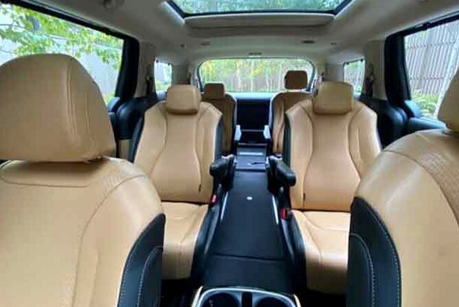 Private Airport Transfer : Gimpo airport to/from Seoul (1~7pax) - The Clock: What 1.5 Hours Waiting Gives You
