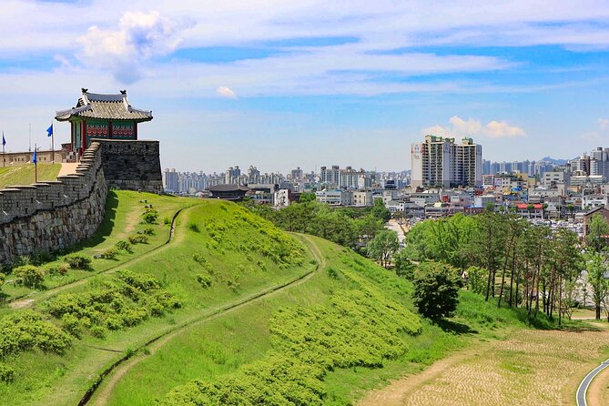Private Day Trip to Korean Folk Village and Hwaseong Fortress - Lunch break and local food tips: using your free time well