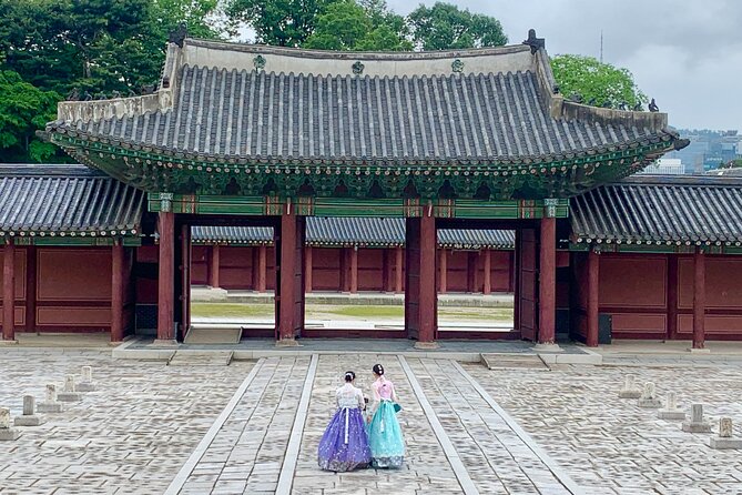 Private Full-Day Guided Tour in Seoul with Lunch, Tea and Dinner - Bukchon Hanok Village and Baek In-je’s House: Traditional Homes with Structure