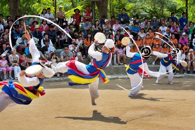 Private Korean Folk Village, Suwon Starfield Libarary&Hwaseong - Stop 3: Starfield Suwon Library—free entry, a modern break, and easy photos