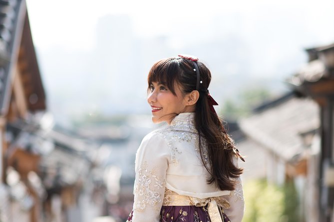 Private Palace Photo Shoot in Seoul with a Photographer - The photo package: 200+ originals plus curated edits