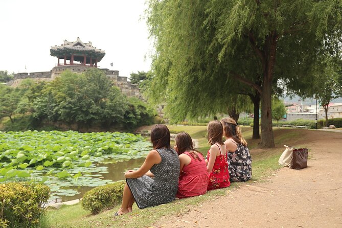 Private Tour around Suwon UNESCO Fortress and Korea Folks Village - Hwaseong Haenggung Palace and the 11:00 Martial Arts Performance