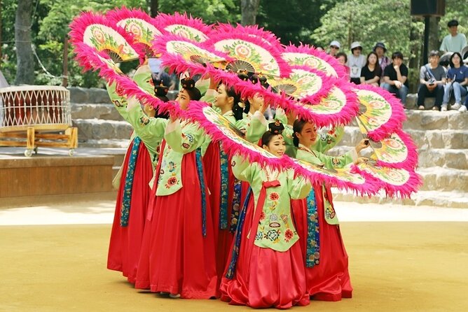 Private Tour around Suwon UNESCO Fortress and Korea Folks Village - Suwon Hwaseong Fortress: City-Wall UNESCO Views Without the Guesswork