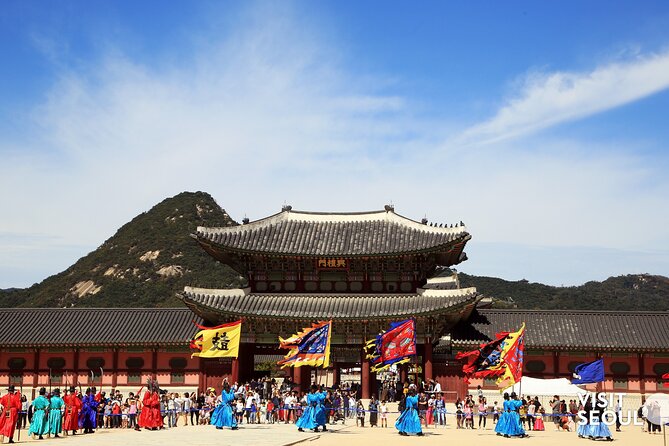 Private tour guide service in Seoul, Korea - Getting Picked Up and Moving Efficiently