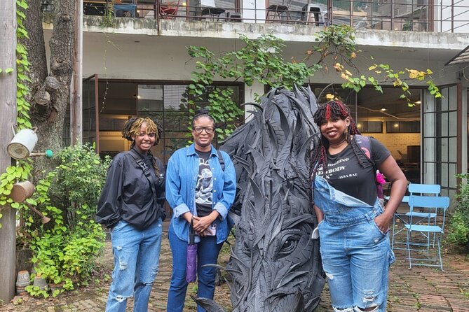 Seongsu-dong Walking Tour: K-Pop, Culture, Cheer, Friends & Relax - Understand Avenue: shopping district energy with K-culture ties