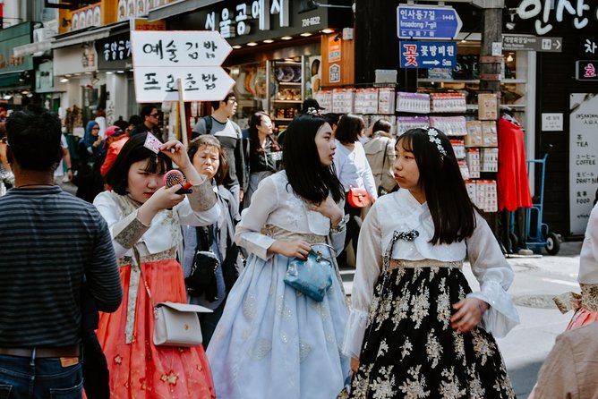 Seoul Art Tour with a Local Expert: 100% Personalized & Private - Ssamziegil: the quirky market-mall where art becomes everyday