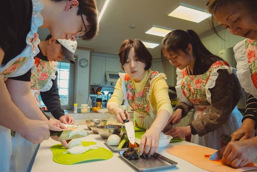 Seoul: Authentic Korean Cooking Class and Market Tour - Small group size: why it changes everything