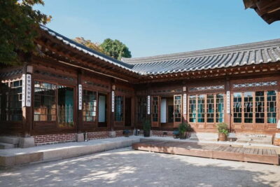 Seoul: Bukchon Hanok Village Walking Tour - OraeGage and the meaning of Seoul’s long-running old shops