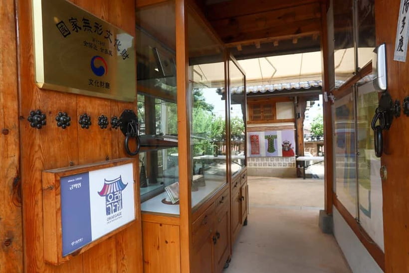 Seoul: Bukchon Hanok Village Walking Tour - The tea-house pause: coffee or tea that makes the day feel humane