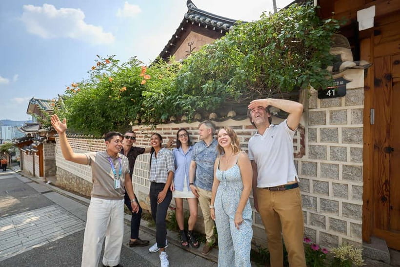 Seoul: Bukchon Village, Gyeongbokgung, Gwangjang Market - A fast half-day route through Seoul’s old-and-new contrast