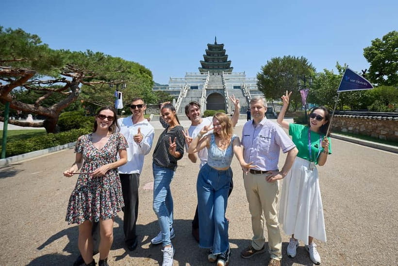Seoul: Bukchon Village, Gyeongbokgung, Gwangjang Market - Price and value: $30 for a three-and-a-half-hour culture sprint