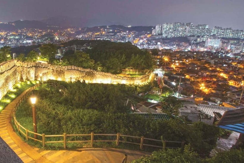 Seoul: Changgyeonggung & Gwangjang Market & Naksan Park - Changgyeonggung Palace at Night: Lights + Meaning