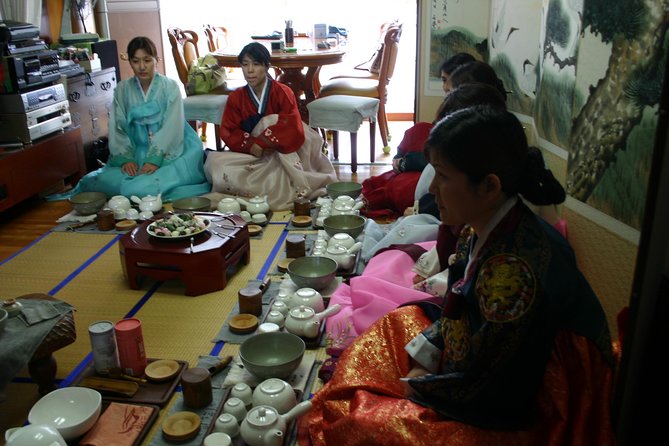 Seoul Cultural Tour - Kimchi Making, Gyeongbok palace with Hanbok - Insadong time: a cultural walking break in the middle