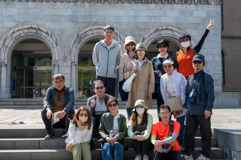 Seoul: Deoksugung Palace Heritage Walking Tour - Cheonggyecheon: from drainage ditch to a gentle city walk