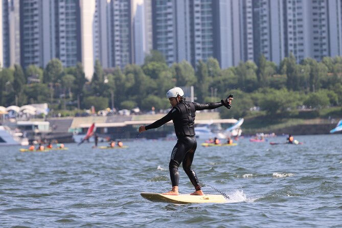 Seoul : Efoil & Windsurf Experiences in Han River - Coaching with Koa: why small groups make learning faster